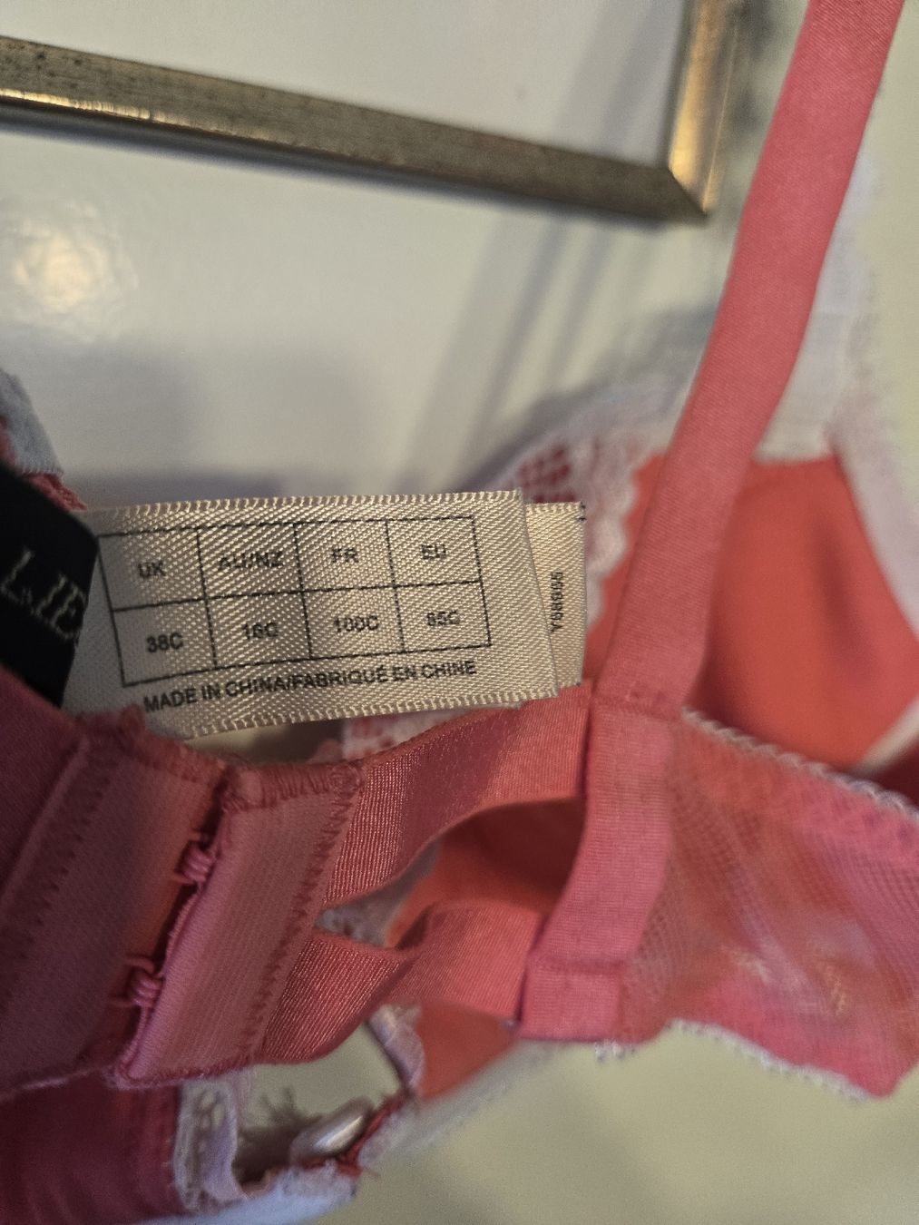 Autres dessous: Wunderschöner pinker Dita Van Tease BH, 85C – Neuf (Voir description) à Dübendorf par Timulka 5