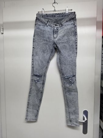 Cheap Monday Jeans, grau, used Look, Grösse 28/29, cool!