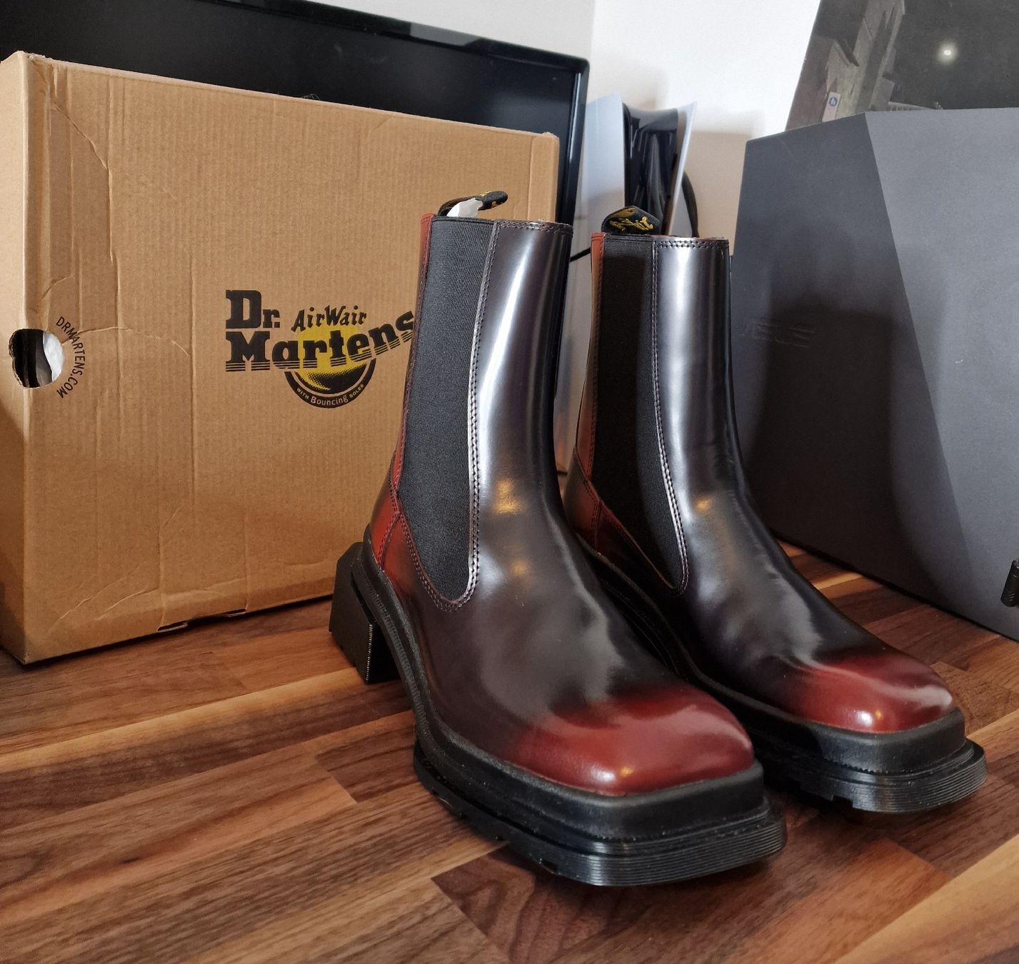 Dr. Martens Scarpe da donna: Dr. Martens Gr. 39 OVP Cherry Red/ black – Nuovo e nell'imballaggio originale da Schlieren venduto da jen_x559 5