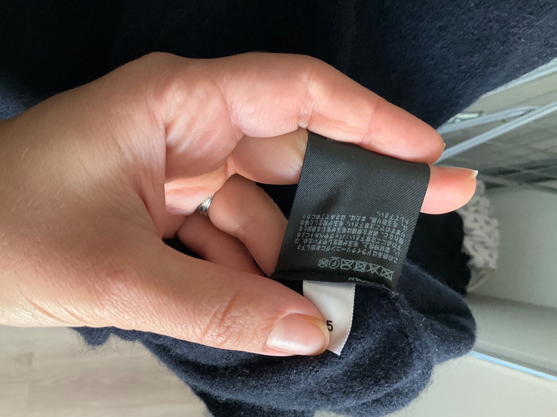 Uniqlo Pullover & Sweatshirts: Kaschmirpullover – Gebraucht aus Wädenswil von Vuki 4