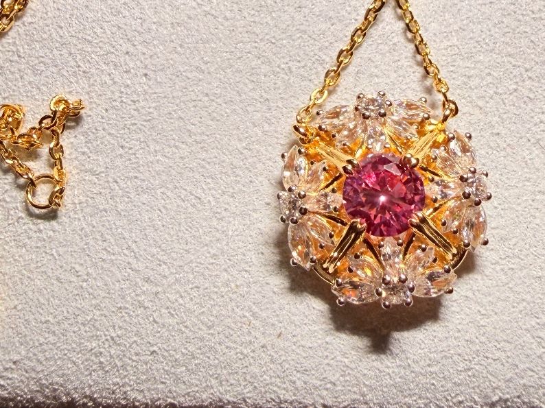 Colliers: Collier Rosalie – Neuf avec emballage d'origine à St-Maurice par Sandrinette123 4