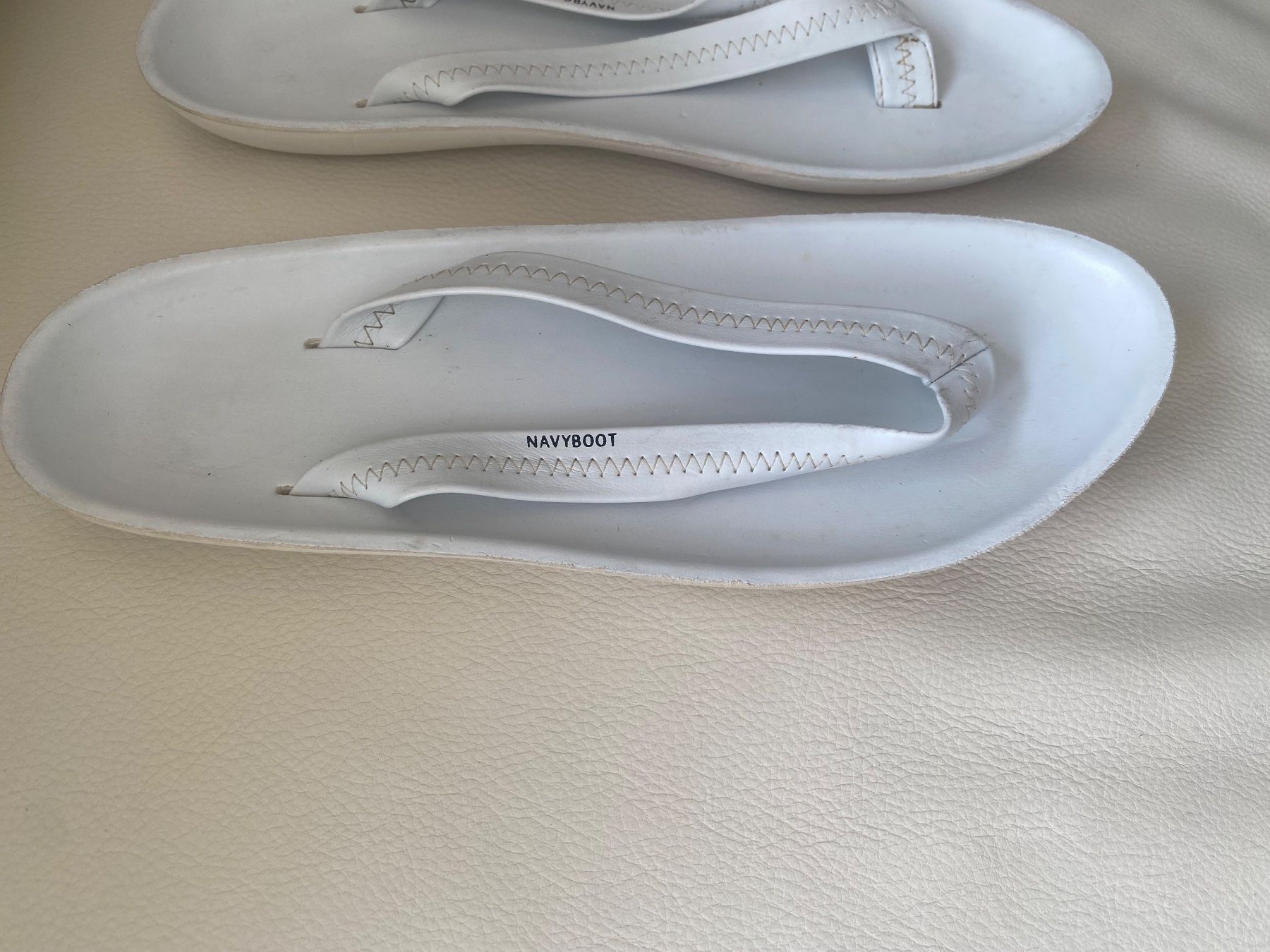 Navyboot Scarpe da donna: SUMMERTIME - stilvolle/edle NAVYBOOT Flip-Flops, weiss, 39 – Usato da Winkel venduto da ferrari2022 3