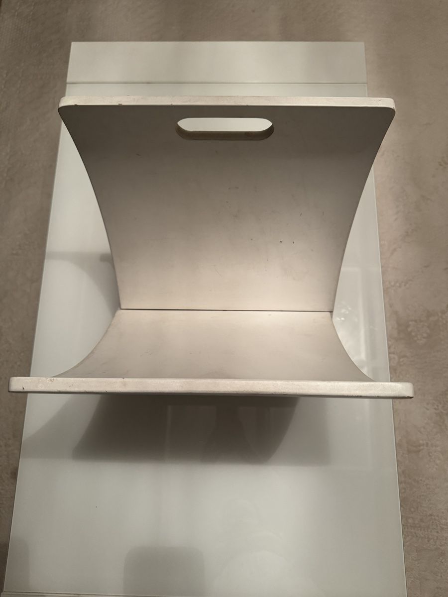 Autres articles pour la maison: Zeitungsständer, Weiss – D'occasion à St. Margrethen SG par des_lb7v 1