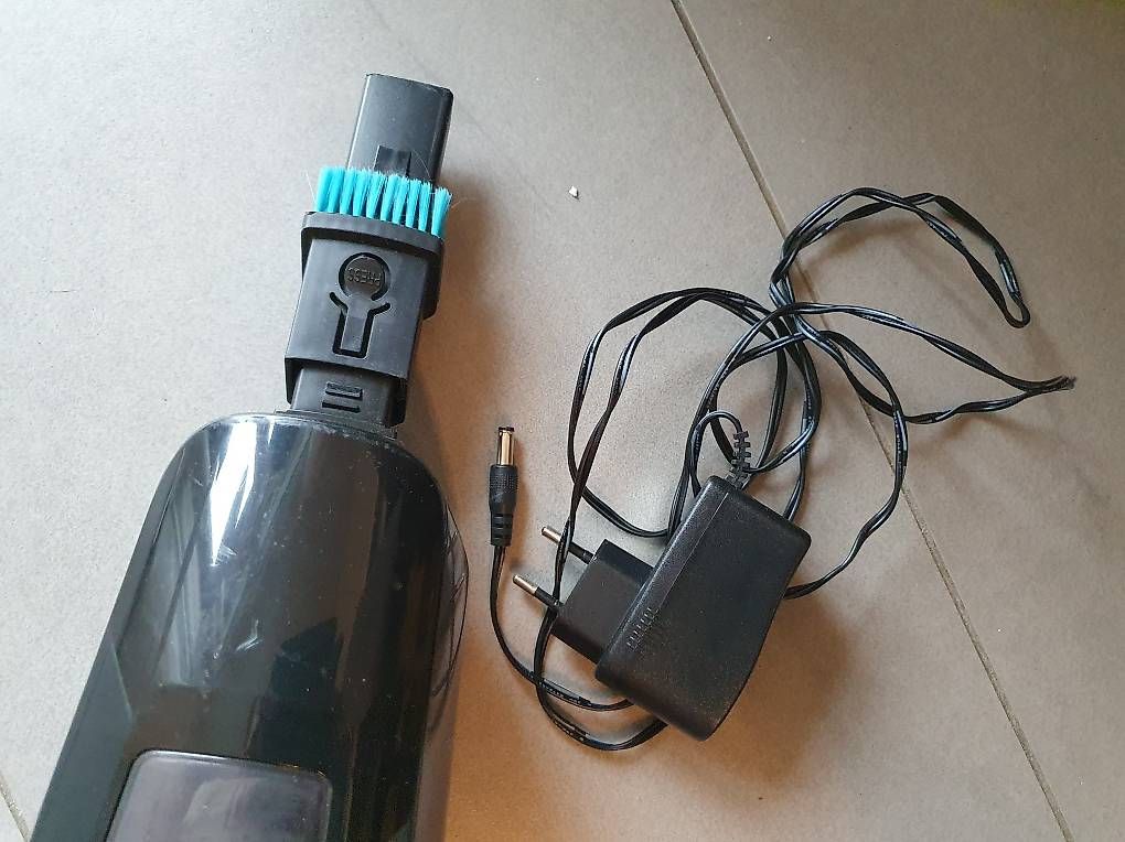 Aspirateurs & Accessoires: Aspirateur à main – D'occasion à Chavornay par er_yy7k 2