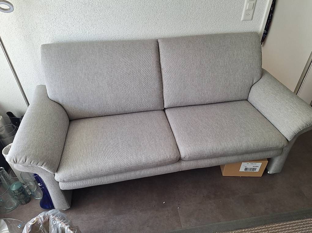 Divani: 2-er Sofa neuwertig – Usato da Gommiswald venduto da rapidracer 1