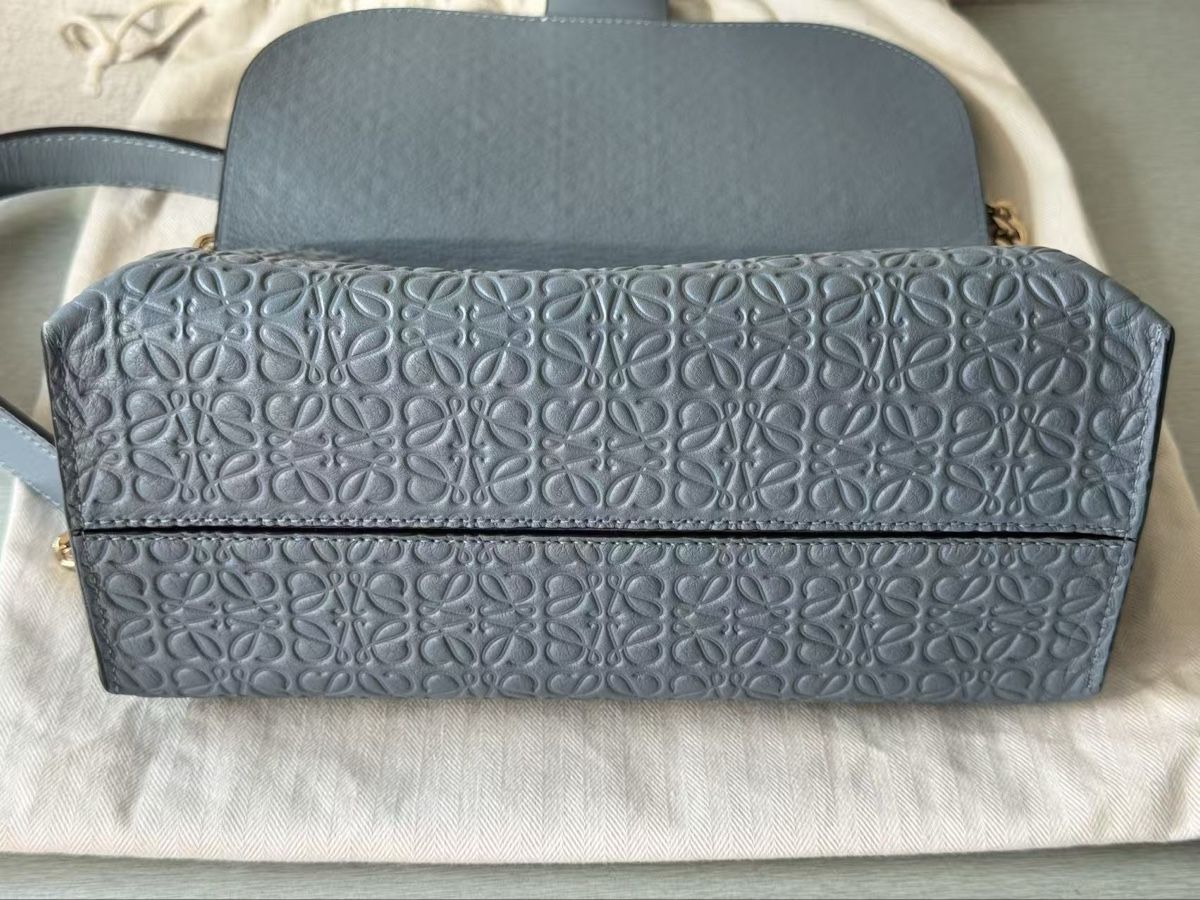 Loewe Borse da donna: Ledertasche Loewe Grau Damen  Tasche  – Usato da Zürich venduto da yag_5xzd 3