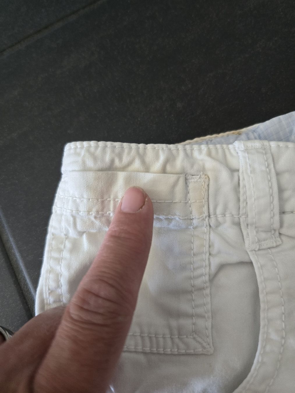 Pantaloni: Hose weiss Grösse 128 – Usato da Unterentfelden venduto da Panda-87 2