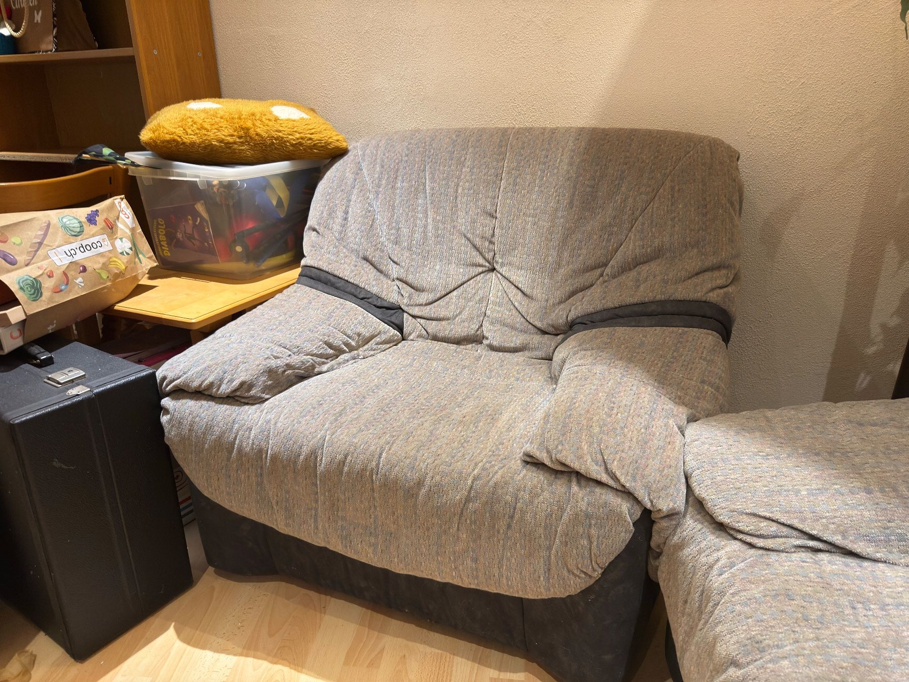 Divani: Polstergruppe mit 3-Sitzer-Sofa, Sessel und Hocker – Usato da Müllheim Dorf venduto da Alex_07 1