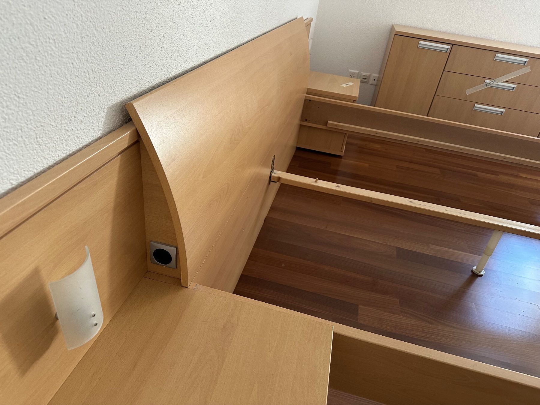 Pfister Letti: Bettgestell mit Komode in Buchen-Optik – Usato da Turgi venduto da Lordice 3