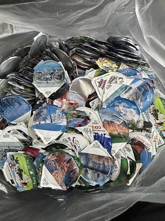 Coperchi dei cremini per caffè: Kaffeerahmdeckeli – Usato da Oberwil bei Büren venduto da moni-52