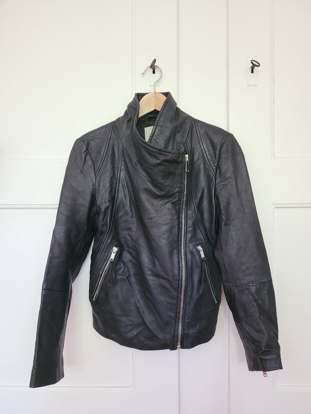Mango Jacken: Lederjacke Mango Damen schwarz Grösse S – Gebraucht aus Bern von ralella