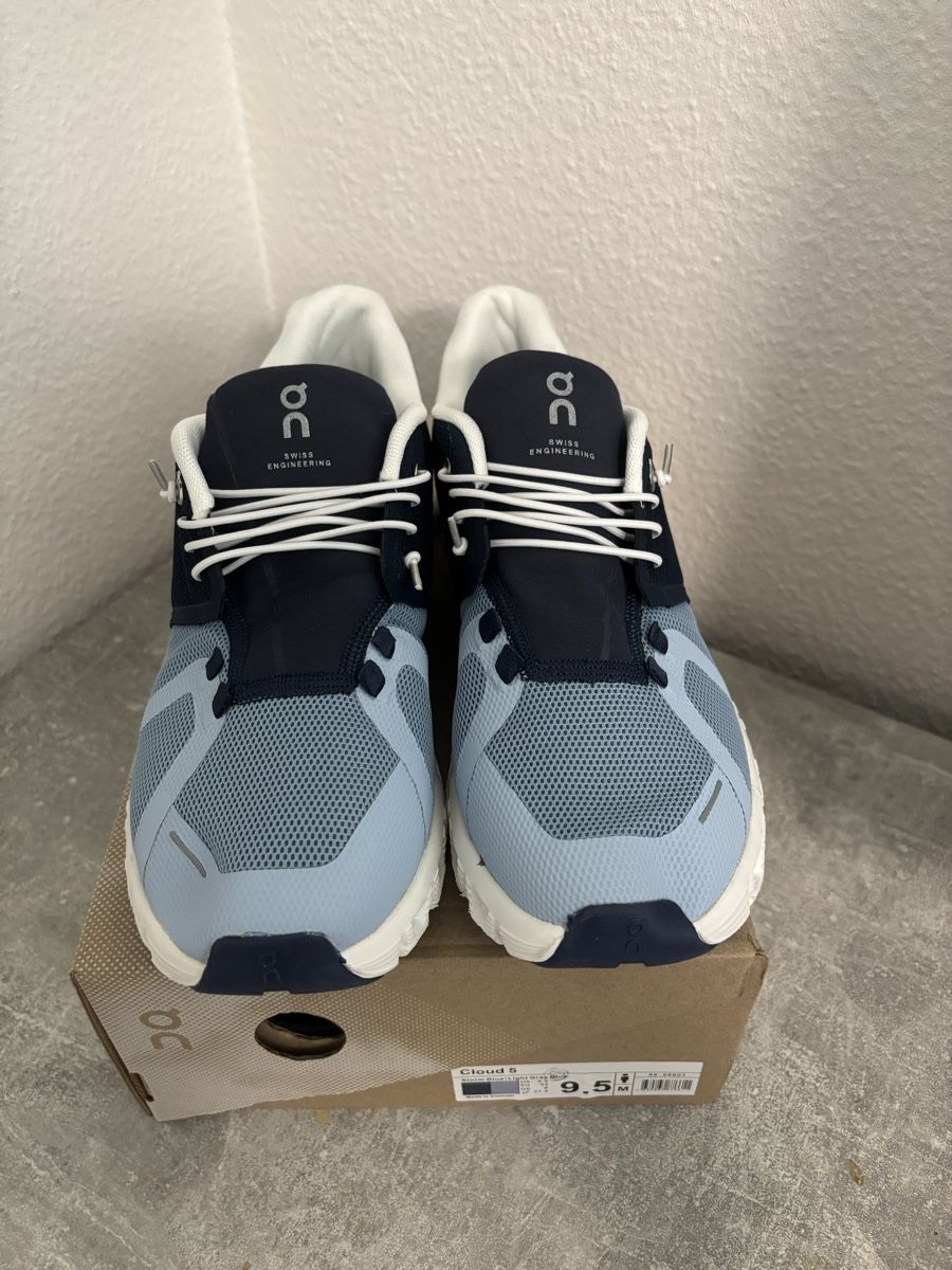 On Scarpe da uomo: On Cloud 5 – Hellblau/Dunkelblau EU 43 – Nuovo e nell'imballaggio originale da Luzern venduto da luzernbiregg 2