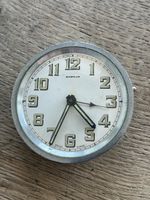 Ancienne petite montre pour automobiles avec réveil