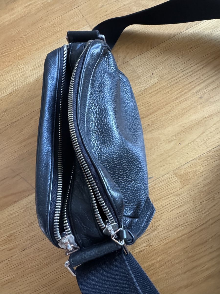 Other Stories Borse: BLACK LEATHER CROSSBODY BAG – Usato da Bern venduto da FashionK92 2