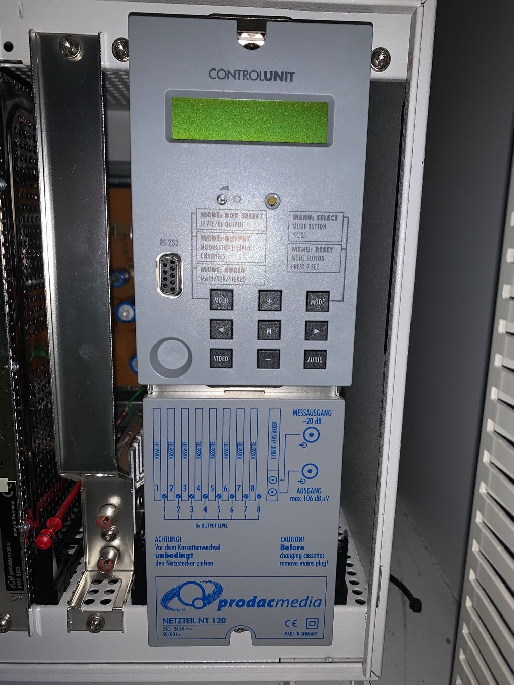 Racks & Cavalletti: KRIEG Server Schrank / Rack 640x700x2000 mit Inhalt – Usato da Opfikon venduto da Safside 3