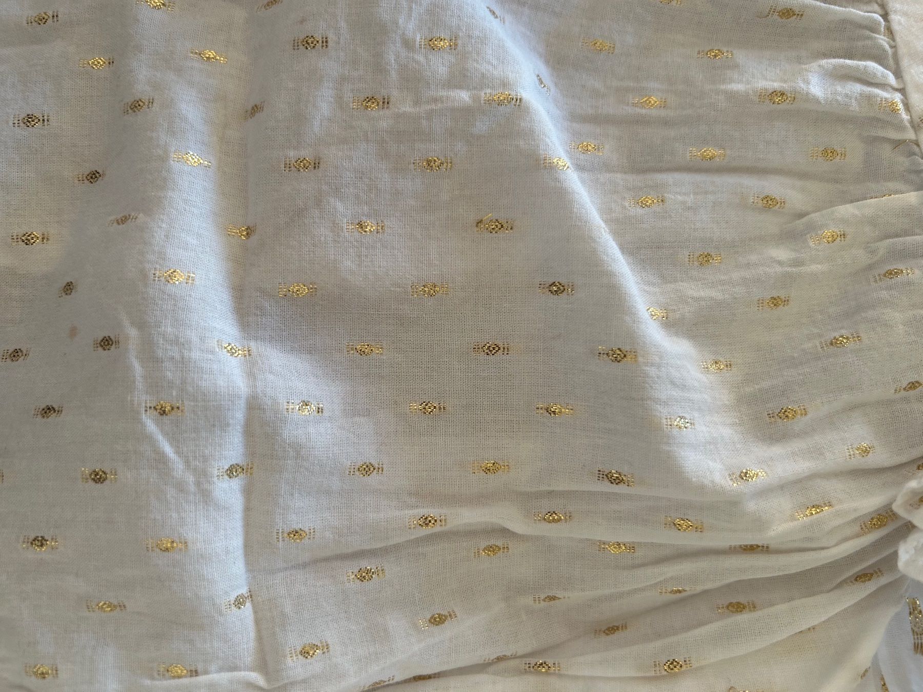 Camicette, T-shirt & Top: Wunderschöne Bluse in Grösse 128 mit Gold-Tupfer – Usato da Zürich venduto da Aez.01 2