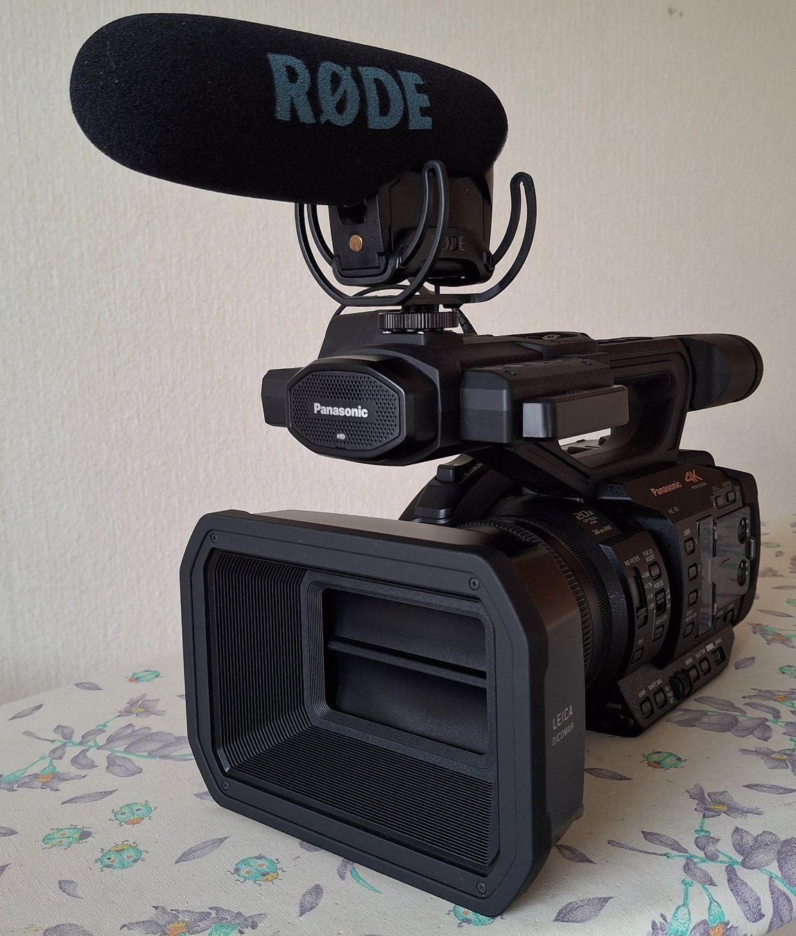 Panasonic Videocamere: Professioneller Panasonic 4K Camcorder HC-X1 – Usato da Niederhasli venduto da elise_sr2 3