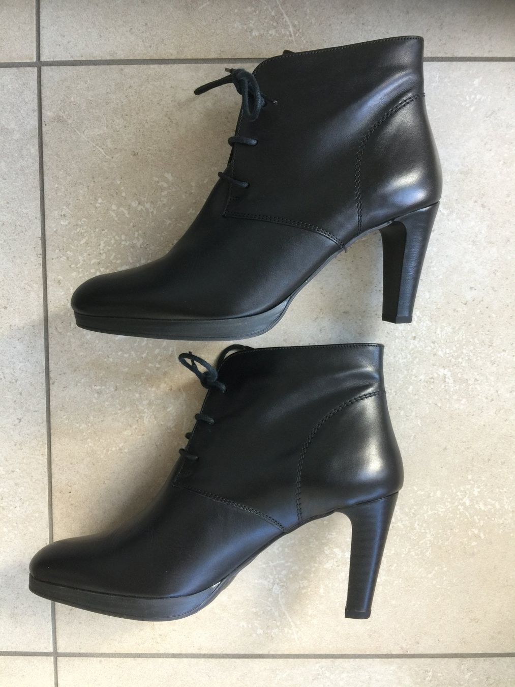 Scarpe da donna: Bottines à talons en cuir / 41 – Usato da Bramois venduto da Sirwoltesee 4