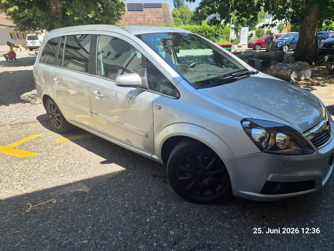 Opel Automobili: opel zafira – Usato da Schöftland venduto da tattoo69 1