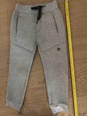 Graue Kinder Jogginghose KIDS Gr. 104, Top Zustand!