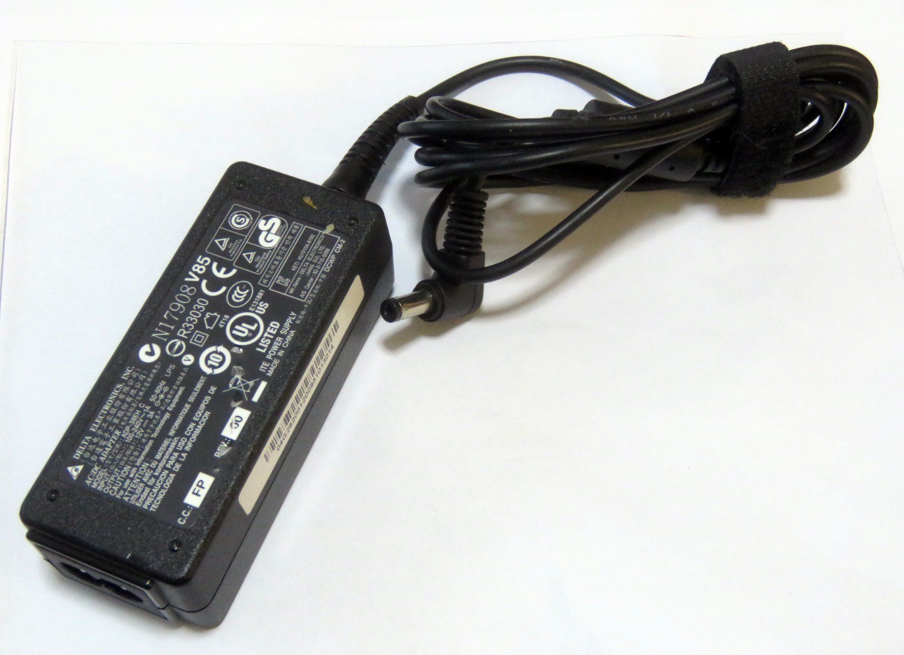 Caricabatterie: Netzteil Delta Elektronics: 12V / 3 A, stecker 5,5 / 2,1 mm – Usato da Untersiggenthal venduto da Zarkok