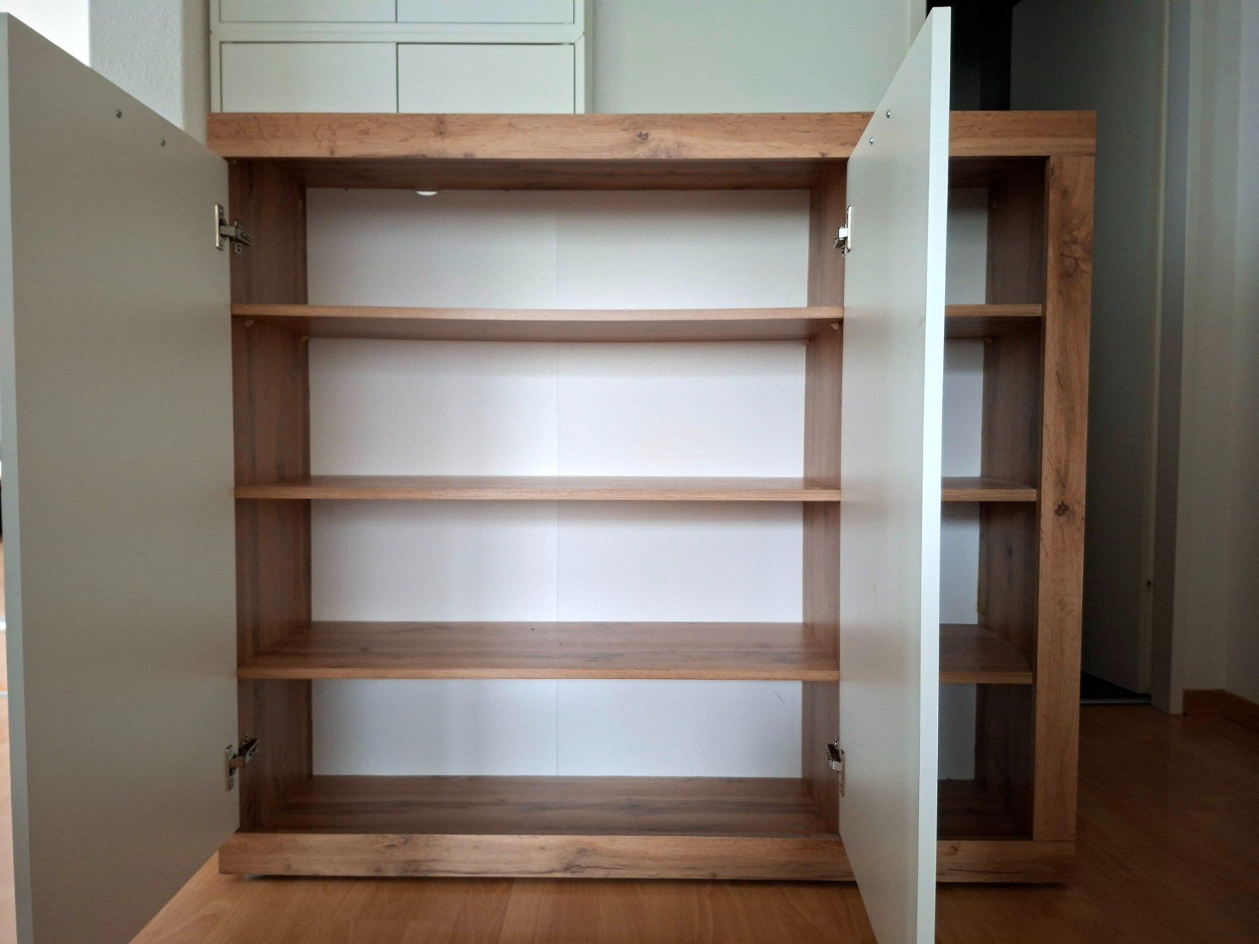 Kommoden: Sideboard Holzoptik mit weissen Fronten gebraucht – Gebraucht aus Geuensee von car_gk5z 1