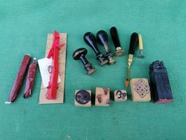 Siegelstempel Set mit Wachs und Holzstempeln gebraucht