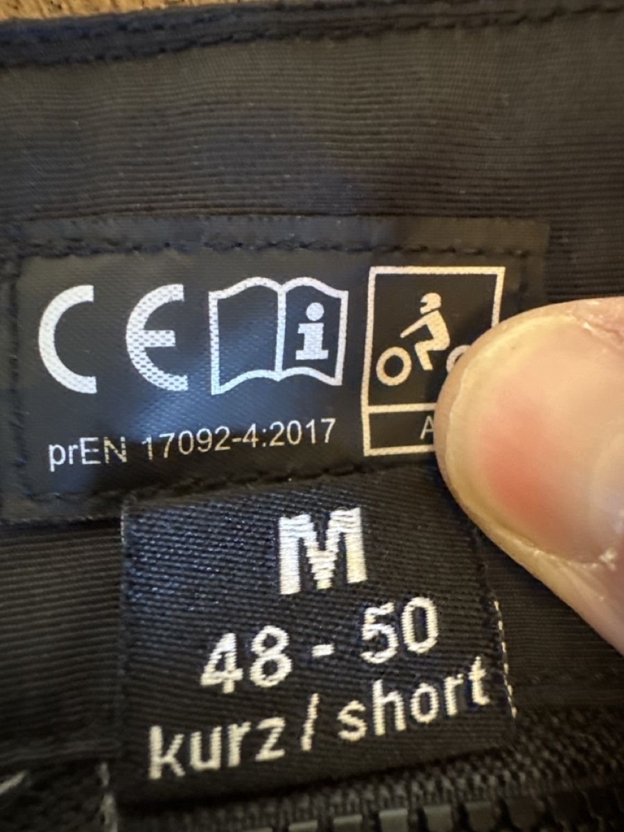 FLM Pantaloni: FLM Mottorradhose M Kurz – Usato da Horgen venduto da Basil.Morini 1