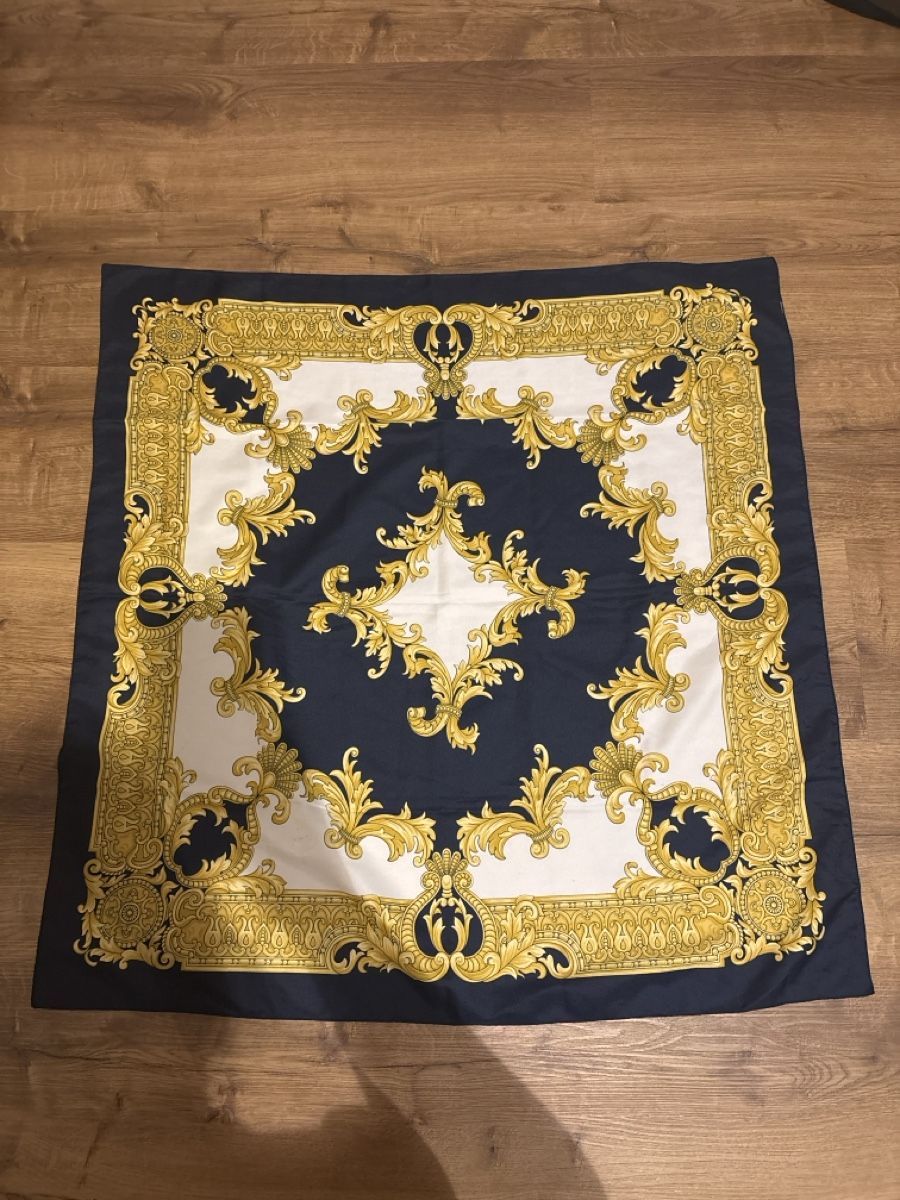Foulard & Sciarpe: Seidentuch mit Muster – Usato da Oberhasli venduto da kma_7lcb