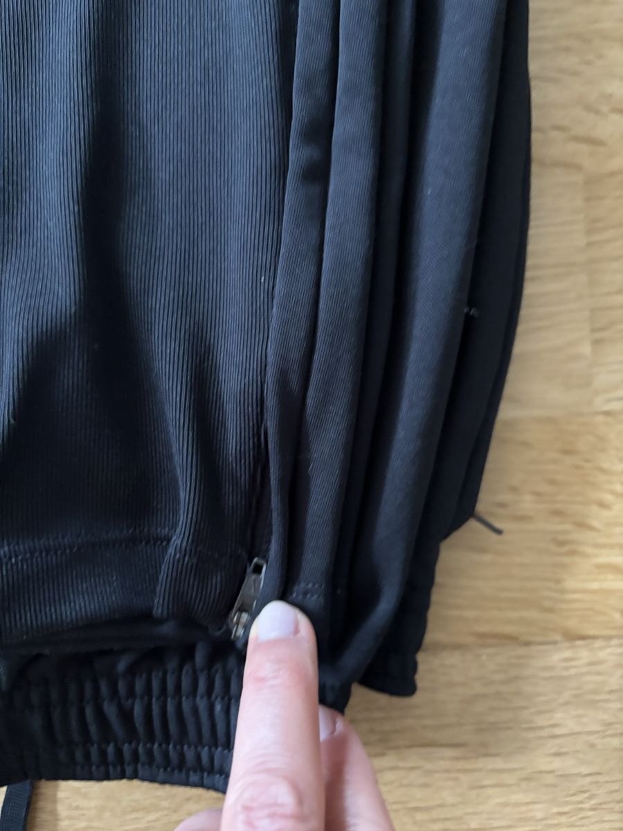 Nike Pantaloni: Sporthose Nike schwarz S – Usato da Fribourg venduto da dafral 3