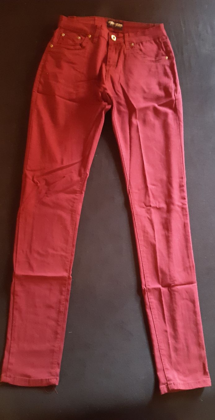 Pantaloni: Hosen Bordeaux rot – Usato da Toffen venduto da Gwunderegge77