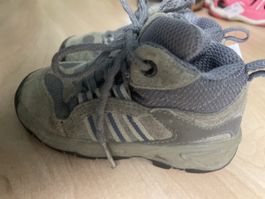 Weiche Adidas Wanderschuhe Kinder Gr. 21