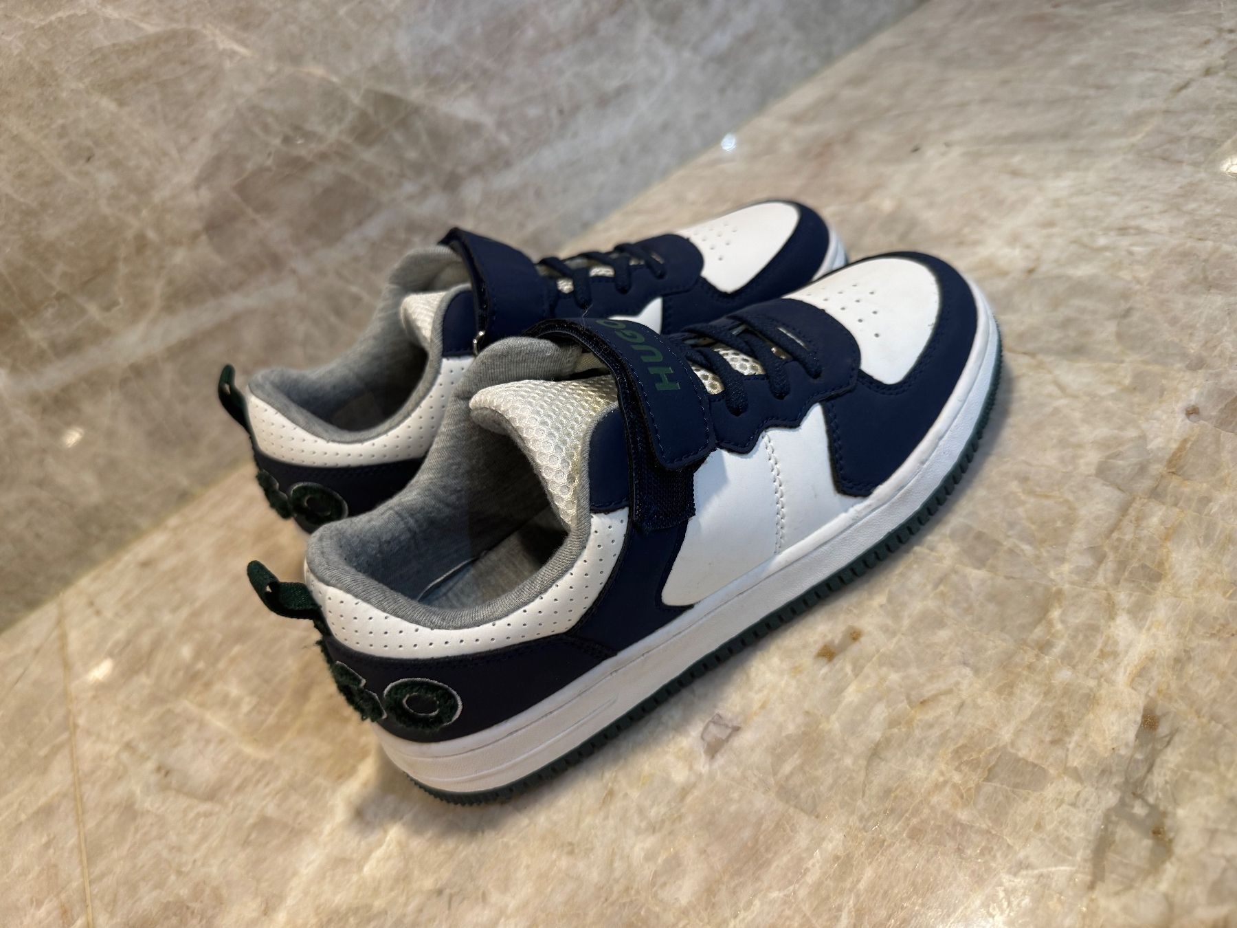 Hugo Boss Scarpe per ragazzi: Basket Hugo Boss T37 – Usato da Conches venduto da chn_hgl6 6