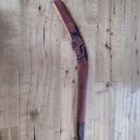 Bumerang aus Holz mit Tiermotiv handbemalt Dekoobjekt