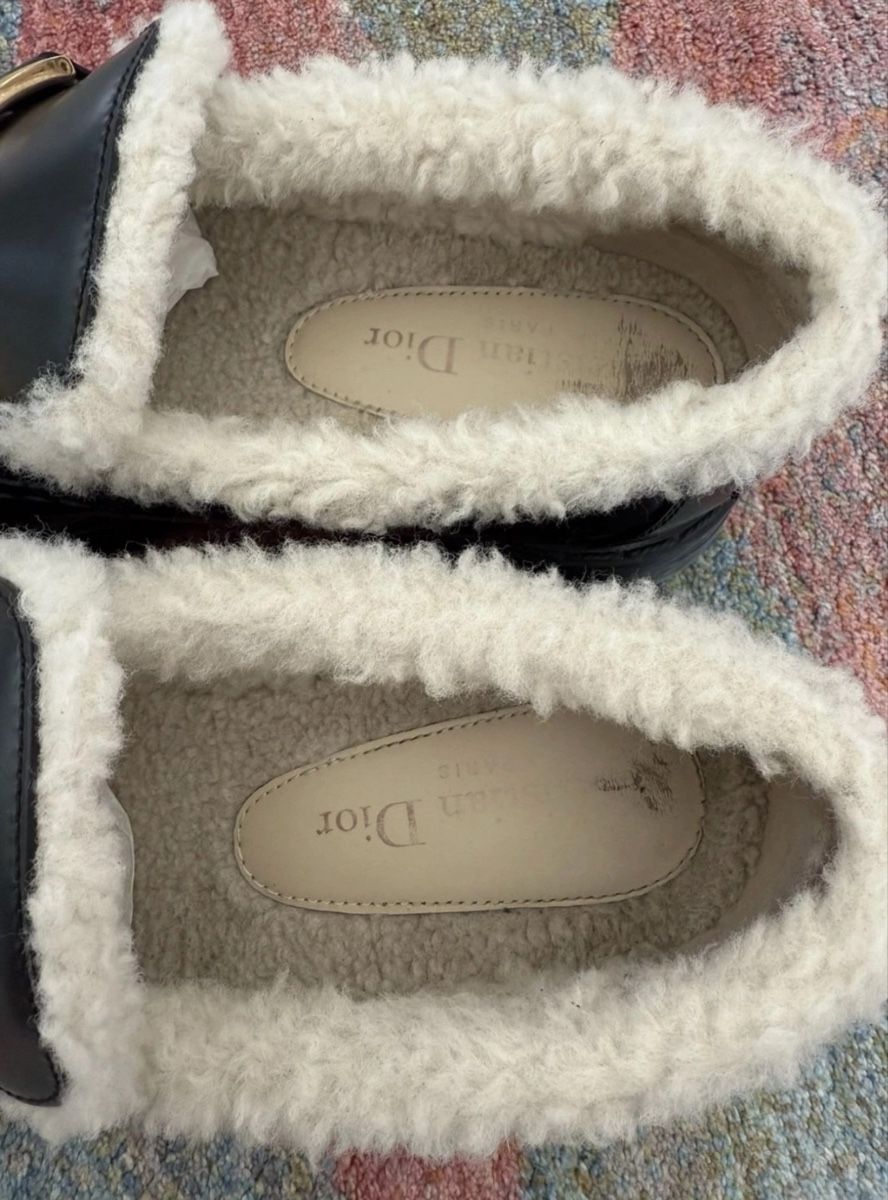 Dior Chaussures femmes: Dior code loafers with fur inside  – D'occasion à Lausanne par Loyal_8 4
