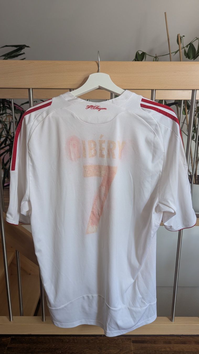 Bayern München Canottiere & Pantaloni: Fc Bayern München 2008-2009 Third shirt Ribery L – Usato da Zürich venduto da DebsBre 1