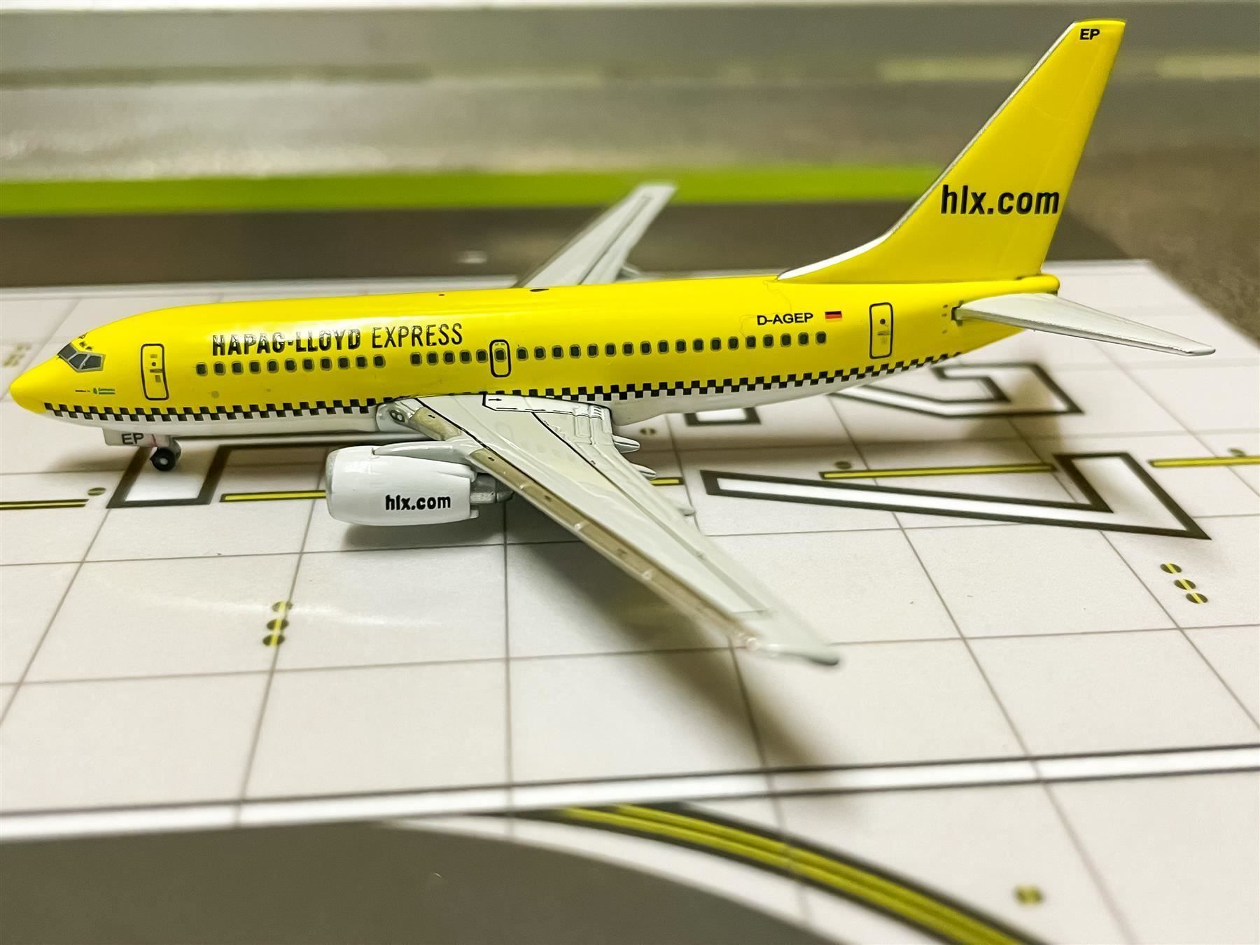 Boeing Kit di modellismo & Modellini statici: Flugzeugmodell Hapag-LLoyd Express B737 Metall – Usato da Volketswil venduto da Stones 1