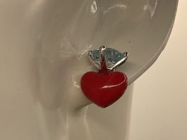 LOVE Silber Ohrringe mit Emailleherz und Topasen