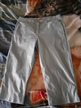 Damen Caprijeans hellblau Grösse 42 guter Zustand