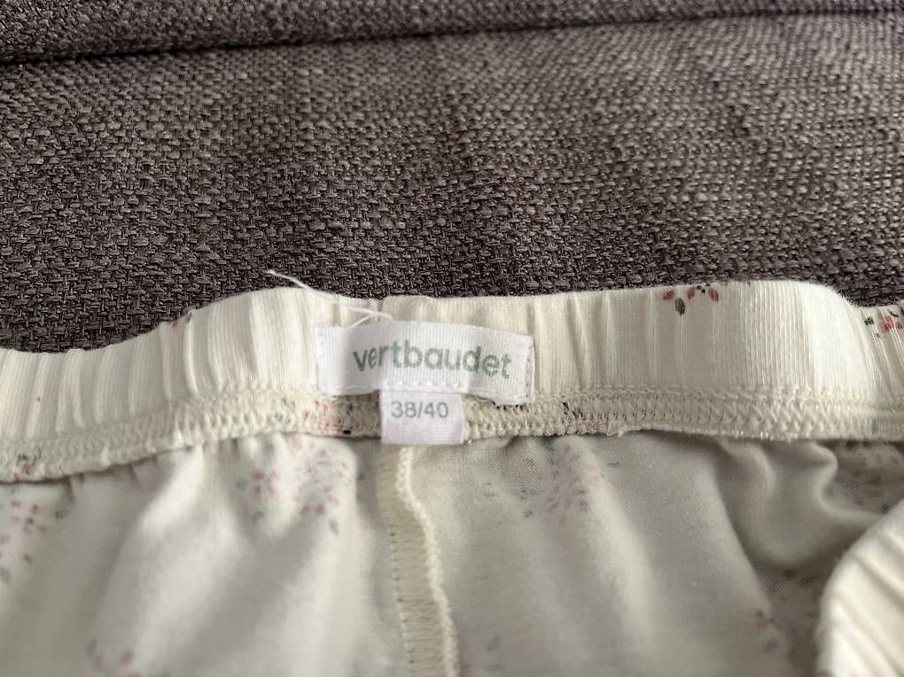 Négligés & Pyjamas: Kurze Pyjama Umstandshosen 36/38 – D'occasion à Cazis par eli_2nwq 1