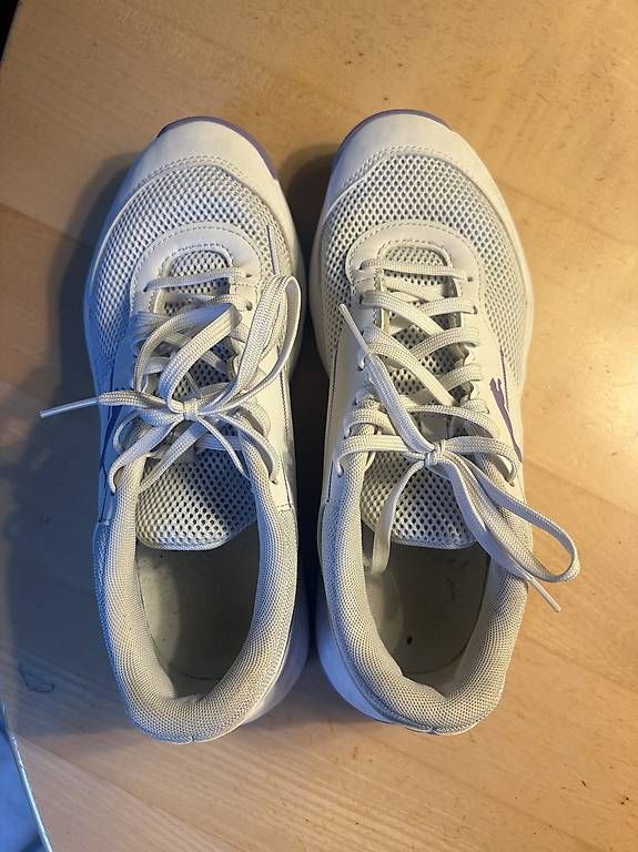 Scarpe da donna: Turnschuhe 38  – Usato da Windisch venduto da pagbfrs 4