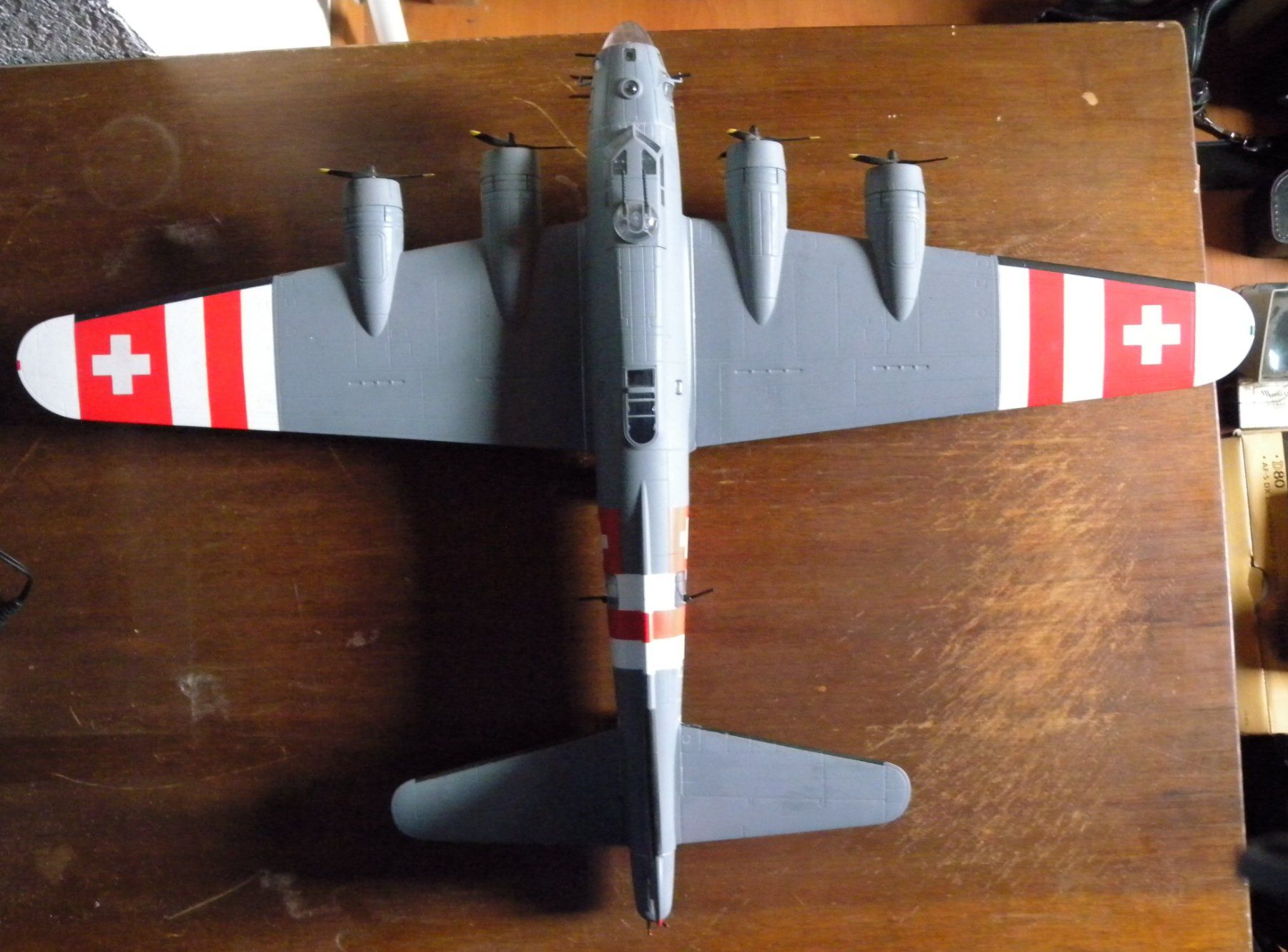 Boeing Kit di modellismo & Modellini statici: Boeing B-17 Flying Fortress, Schweizer Design – Usato da Hauenstein venduto da davia72 1