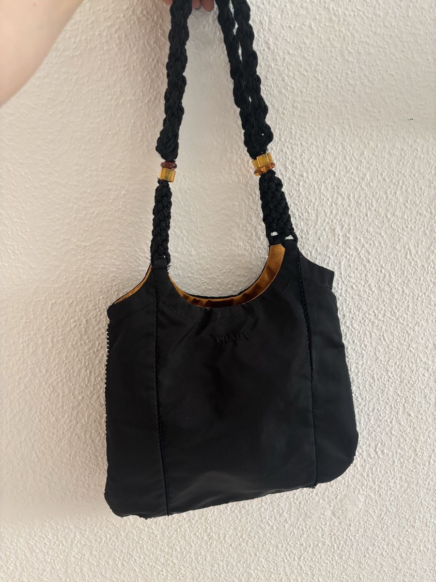 Prada Borse da donna: Prada Vintage Bag Black with Amber Beads – Usato da Basel venduto da Petersgasse 2