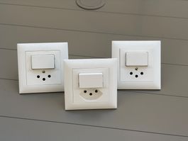 Lot de 14 prises EDIZIOdue