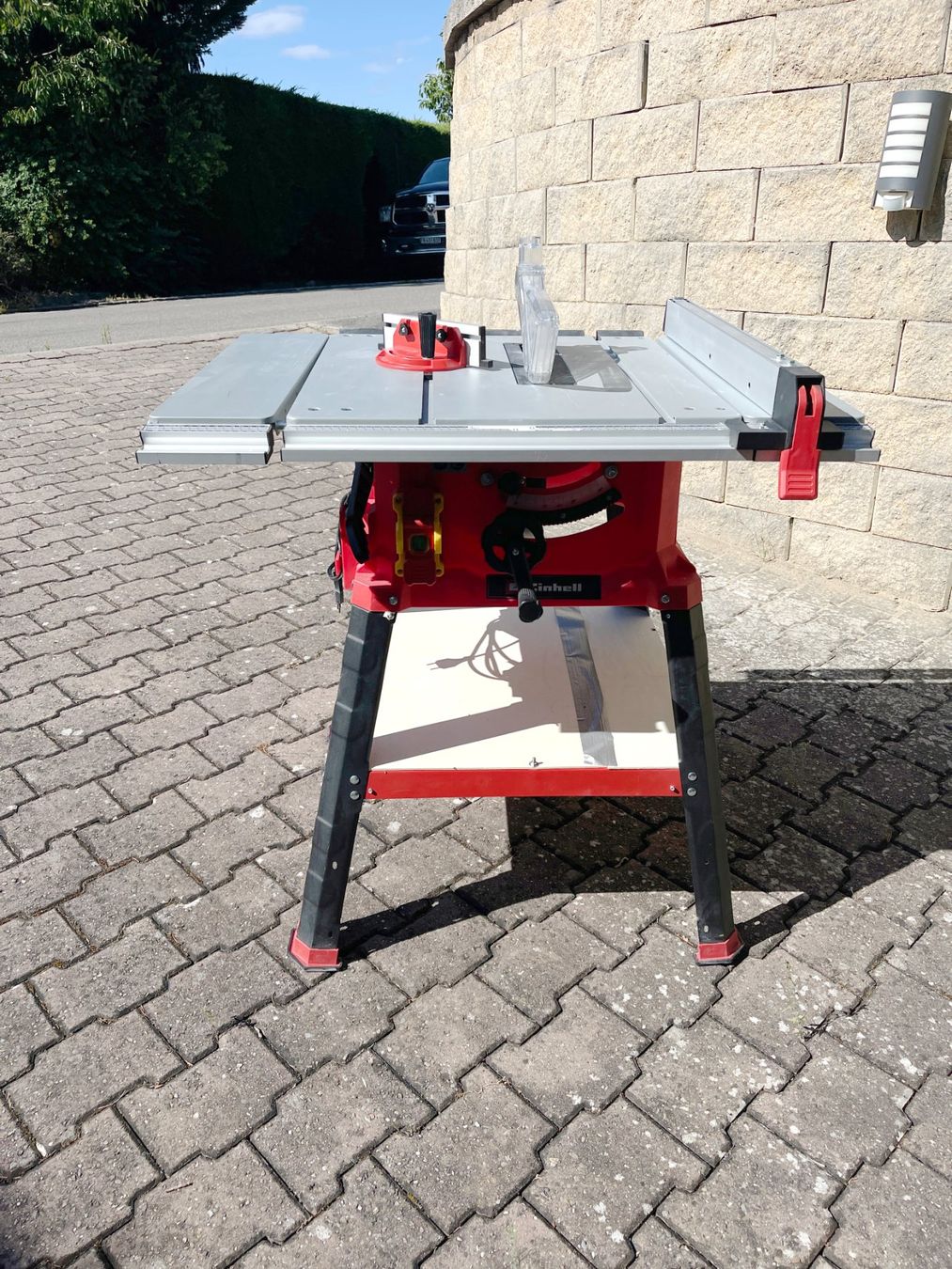 Einhell Scies: Table de sciage Einhell - model TC-TS 2225 U – D'occasion à Villarepos par bru_b2lk