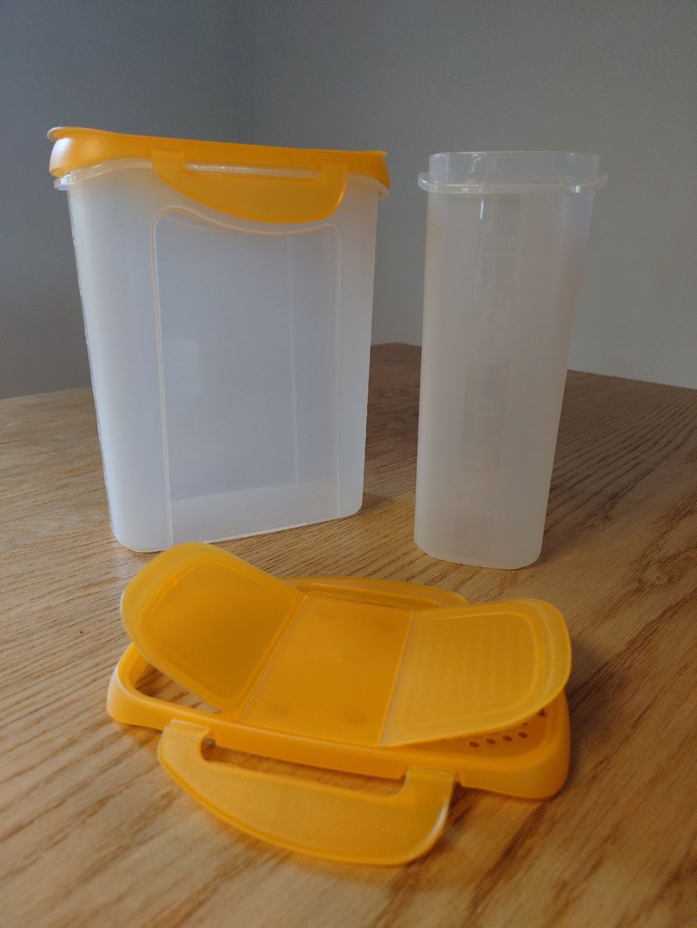 Migros Contenitori & Simili: 2 Stück Tupperware 1.5 Liter – Usato da Glarus venduto da Be8750