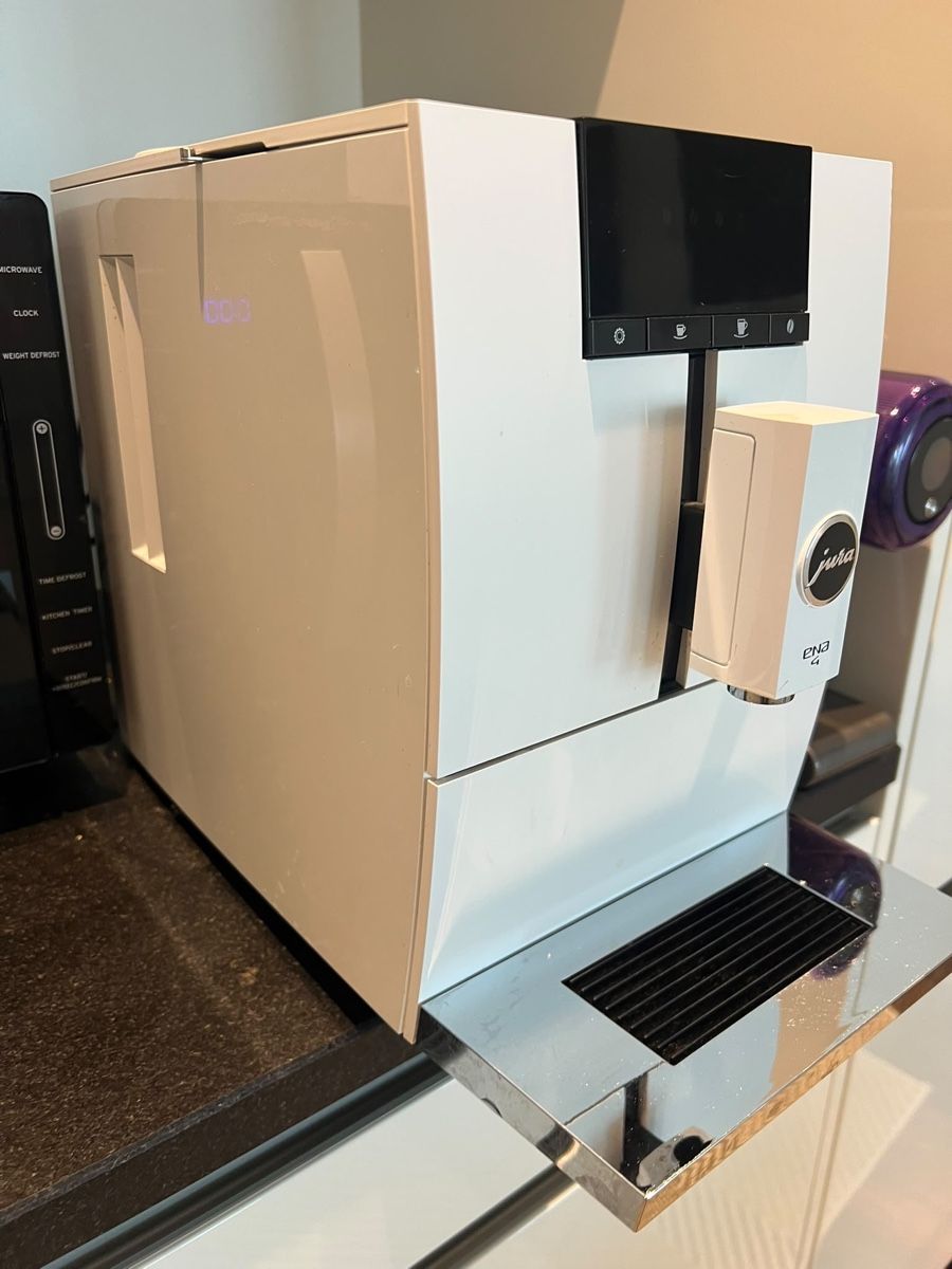 Jura Macchine per caffè & Macchine per espresso: Machine à café JURA – Usato da Hombrechtikon venduto da Limeandco
