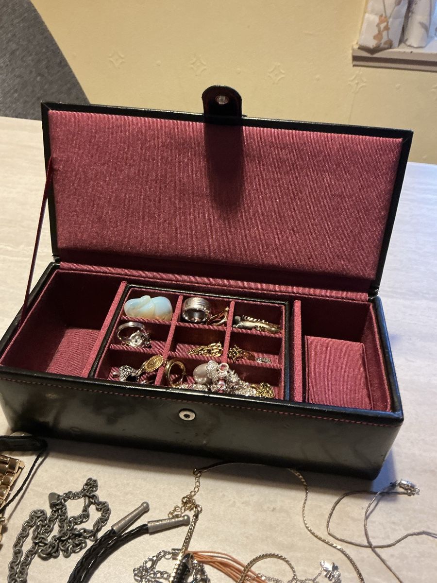 Altri gioielli: Modeschmuck Posten mit Schatulle  – Usato da Flawil venduto da Pinkmalibu 7