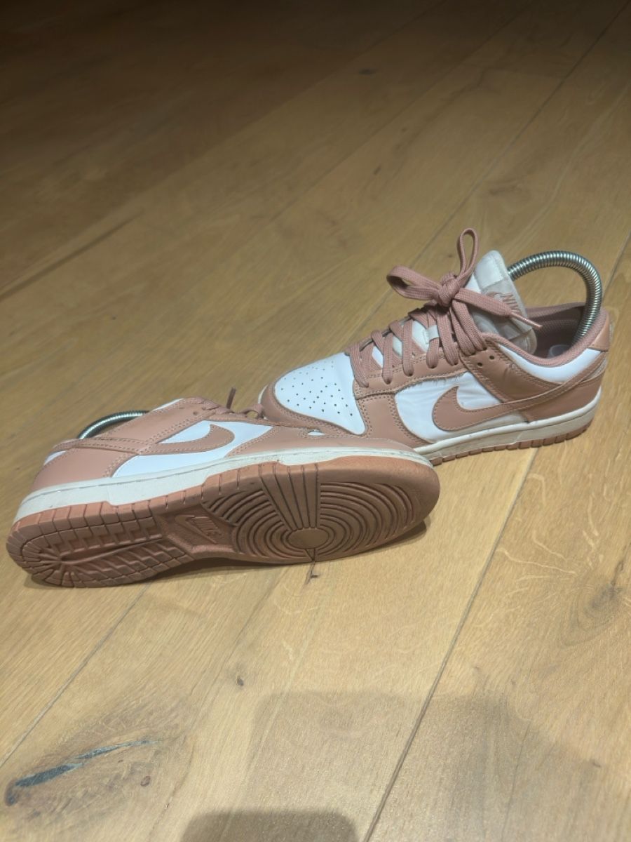 Scarpe da donna: Nike Dunk Low Rose Whisper Sneakers  – Usato da Kriens venduto da lau_xk77 1