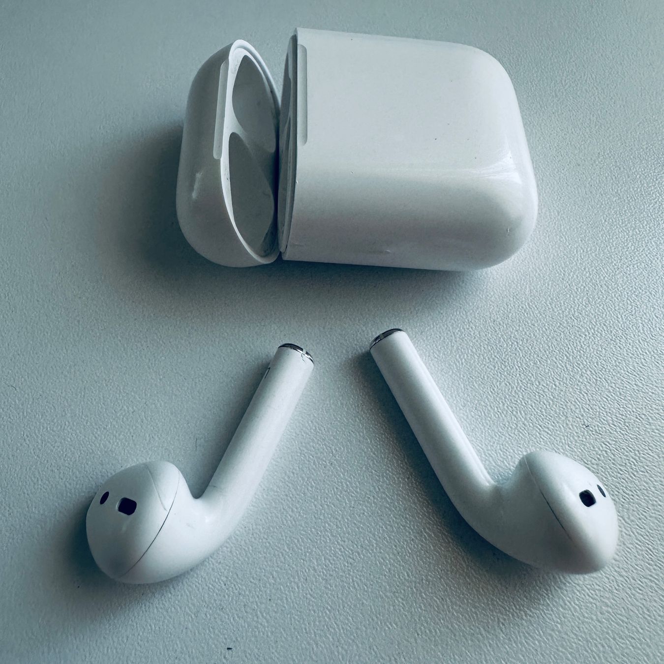 Apple Cuffie: Original Apple AirPods 2 Kopfhörer Wireless Lightning Kabel – Usato da Basel venduto da MY.AIRPODS.SHOP 4